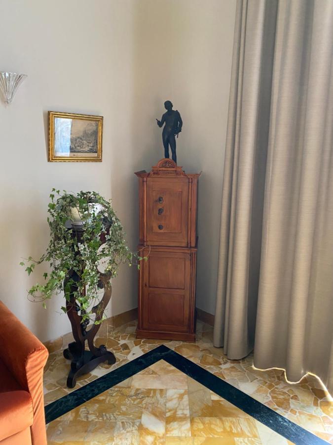 Dimora Donna Elena Bed and Breakfast Napoli Eksteriør billede