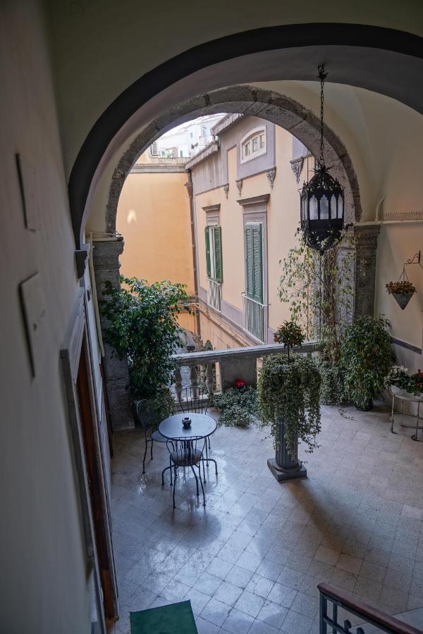 Dimora Donna Elena Bed and Breakfast Napoli Eksteriør billede