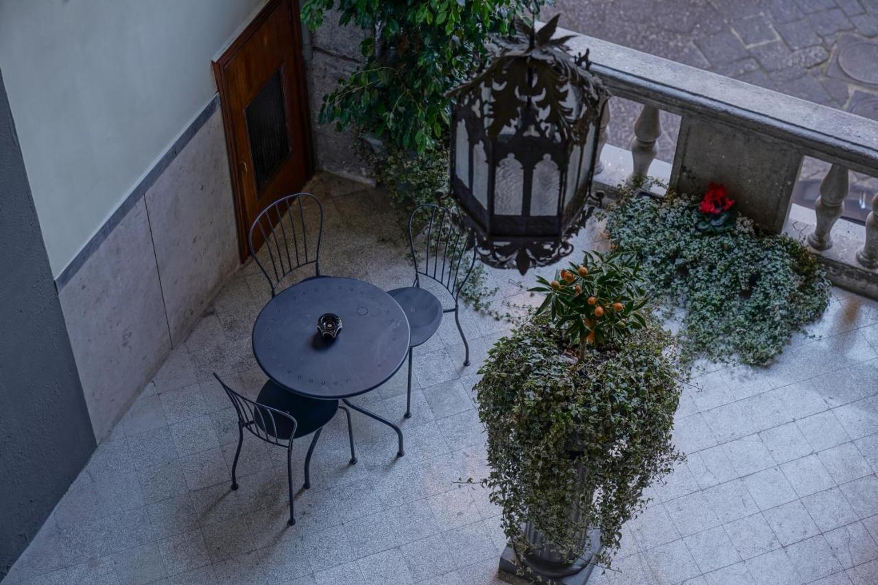 Dimora Donna Elena Bed and Breakfast Napoli Eksteriør billede