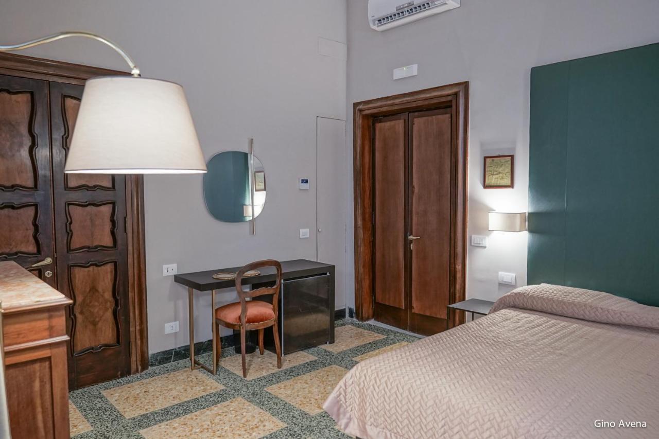 Dimora Donna Elena Bed and Breakfast Napoli Eksteriør billede