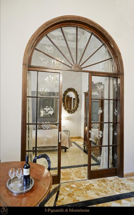 Dimora Donna Elena Bed and Breakfast Napoli Eksteriør billede